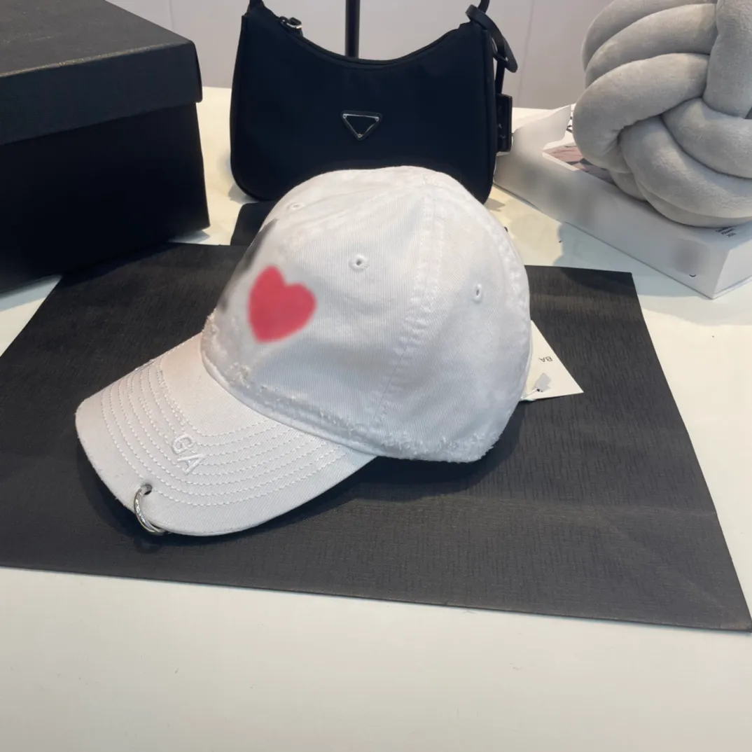 Cap Designer Cap Luksusowy kapelusz dla kobiet Baseball Cap Wysokość serca Wysokiej jakości Wszechstronna jakość wszechstronna plaż