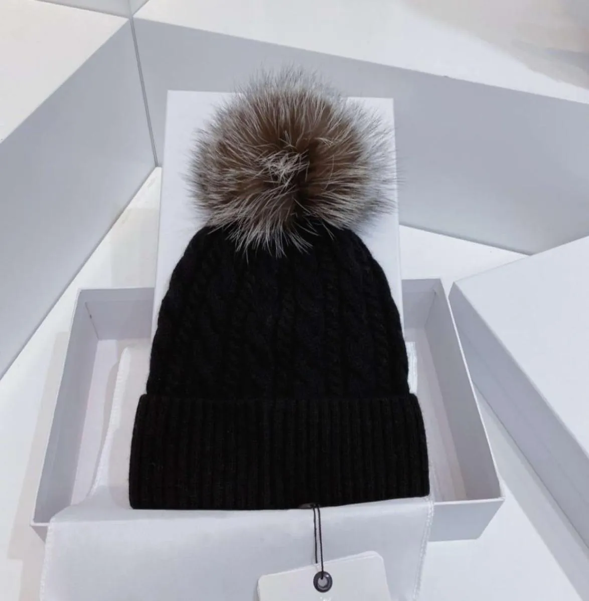 Bonnet en laine tricoté noir avec pompon en fourrure, casquettes de crâne, chapeaux de Sport, casquette de Ski d'hiver pour femmes 6476740