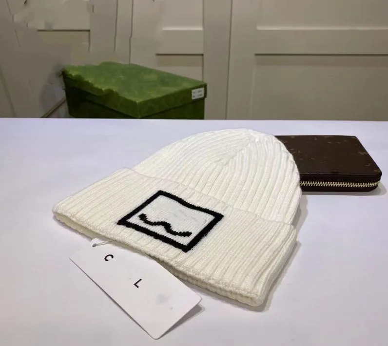 Designer Brand Men039s Luxury Beanie Hat Women039s Autumn and Winter New Small Fragrance Fashion Trend Retro Classic Letter 6540519