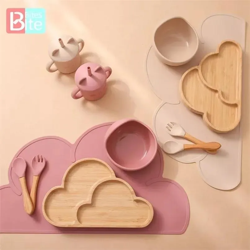 Utensils 6PCS/Set Baby Silicone Tableware Food Grade Bowl Waterproof Spoon Bamboo Wood Dinner Plate Feeding Cup Products 220118
