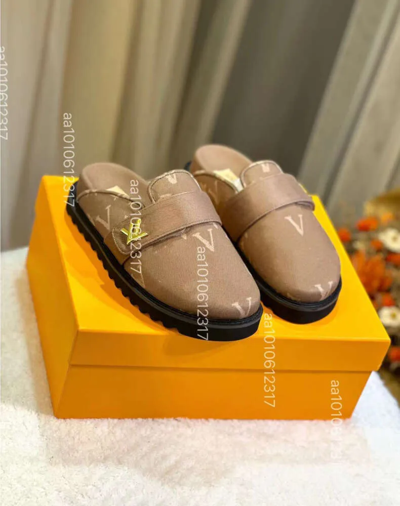 2024 Cosy Comfort Clog Sandals Designer Women Men Flat Fur Leather