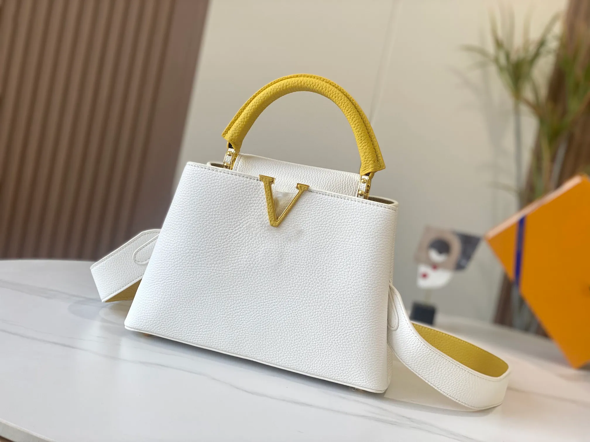 Top designer bag, handbag, shoulder bag, women's handbag, fashionable and large capacity crocodile leather, solid color, classic luxury metal leather logo, 2024 new model