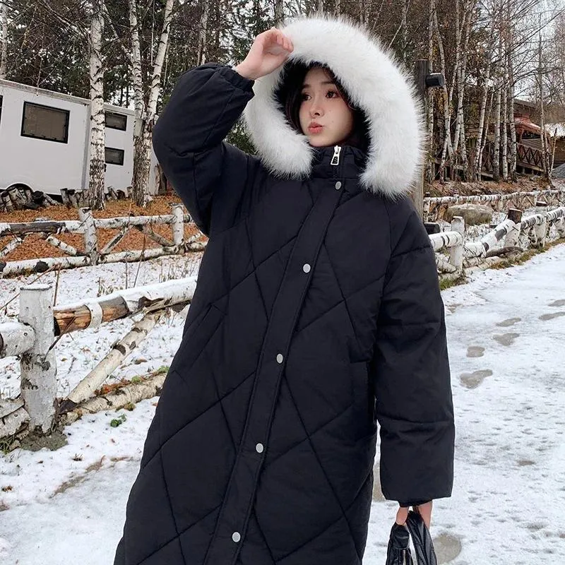 Damengrabenmäntel Korean süßes Mädchen schwarzer Pelzkragen in der Baumwolljacke im Winter mit mittlerer Länge verdickter Kapuzenmantel Mode weibliche Kleidung