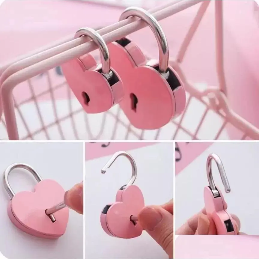 Party Favor Valentines Day Gifts 7 Colors Heart Shaped Concentric Lock Metal Mitcolor Key Padlock Gym Toolkit Package Door Locks Bui Dhl0E