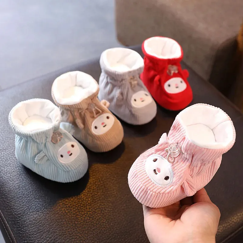 Våren och hösten Baby Cotton Shoes 0-3-6-8 månader mjuka solade småbarnskor och strumpor baby strumpor babyskor flicka fotstrumpor 231225