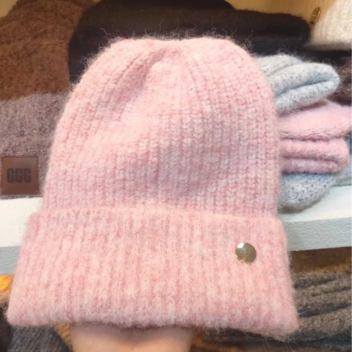 2023 Autumn/Winter New Sticked Woolen Hat Women's Fashion Show Face Face Liten Warm Hat Round Label Outdoor Leisure