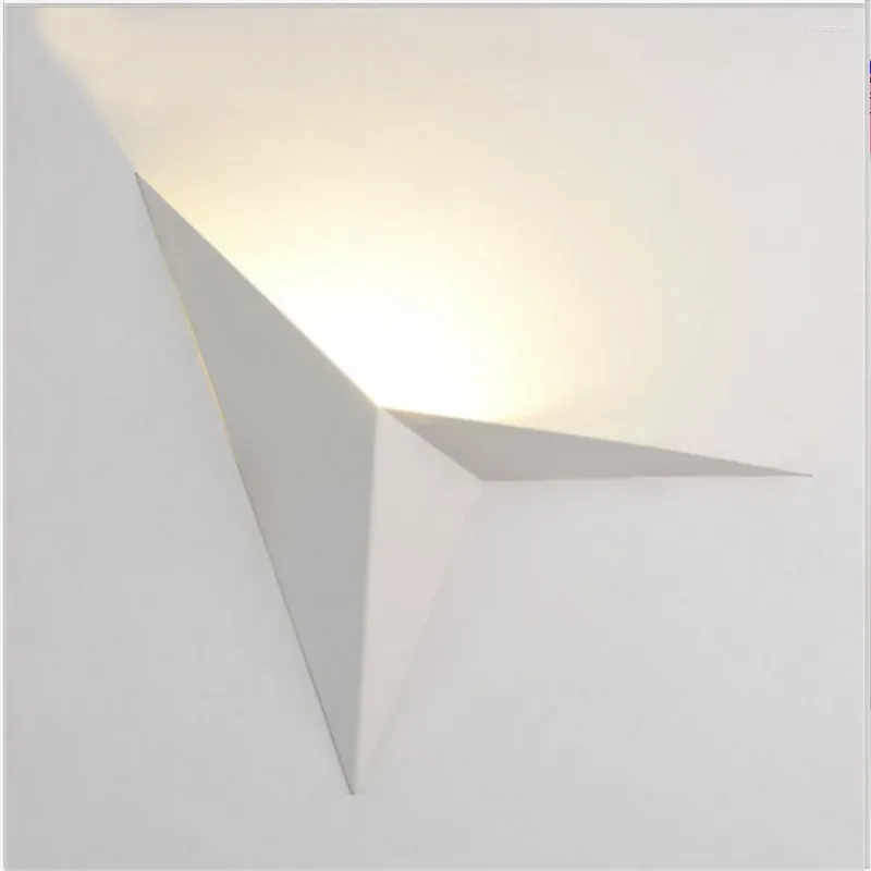 Lampes murales modernes Triangle minimaliste Forme Nordic Nordic Indoor Living Lights 3W AC85-265V Éclairage simple