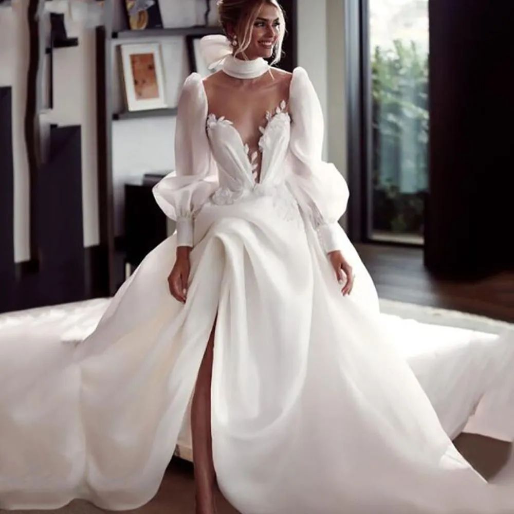 Bohemian Ivory Lace Applique A Line Dress Bride with Illusion Back and High Neckline - Ruched Princess Style for Modern Beach Weddings - Vestidos de Bohemian Ivory Lace Applique A Line Dress Bride with Illusion Back and High Neckline - Ruched Princess Style for Modern Beach Weddings - Vestidos de