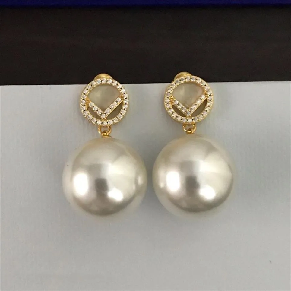 Korte vrouwenontwerpers Stud Gold Earring Diamant Pearl -oorbellen Ear Stud Dames Designer Studs Birthday Gift Letters F 22112106315P