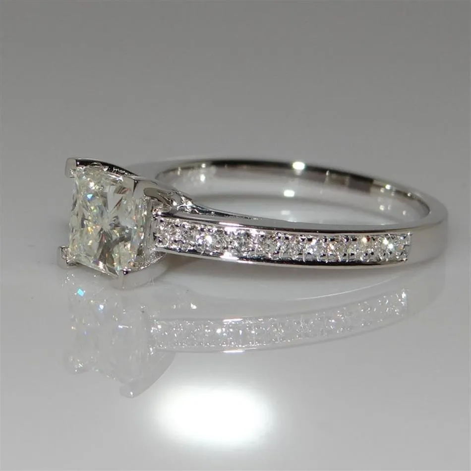 Anneau de diamant princesse en or blanc 18K