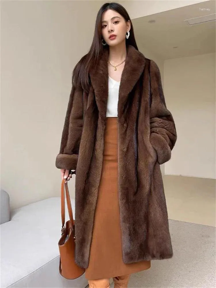 Женская меховая кофейная кофейная пальто 2023 Зимняя мода высокое тепло высокое тепло