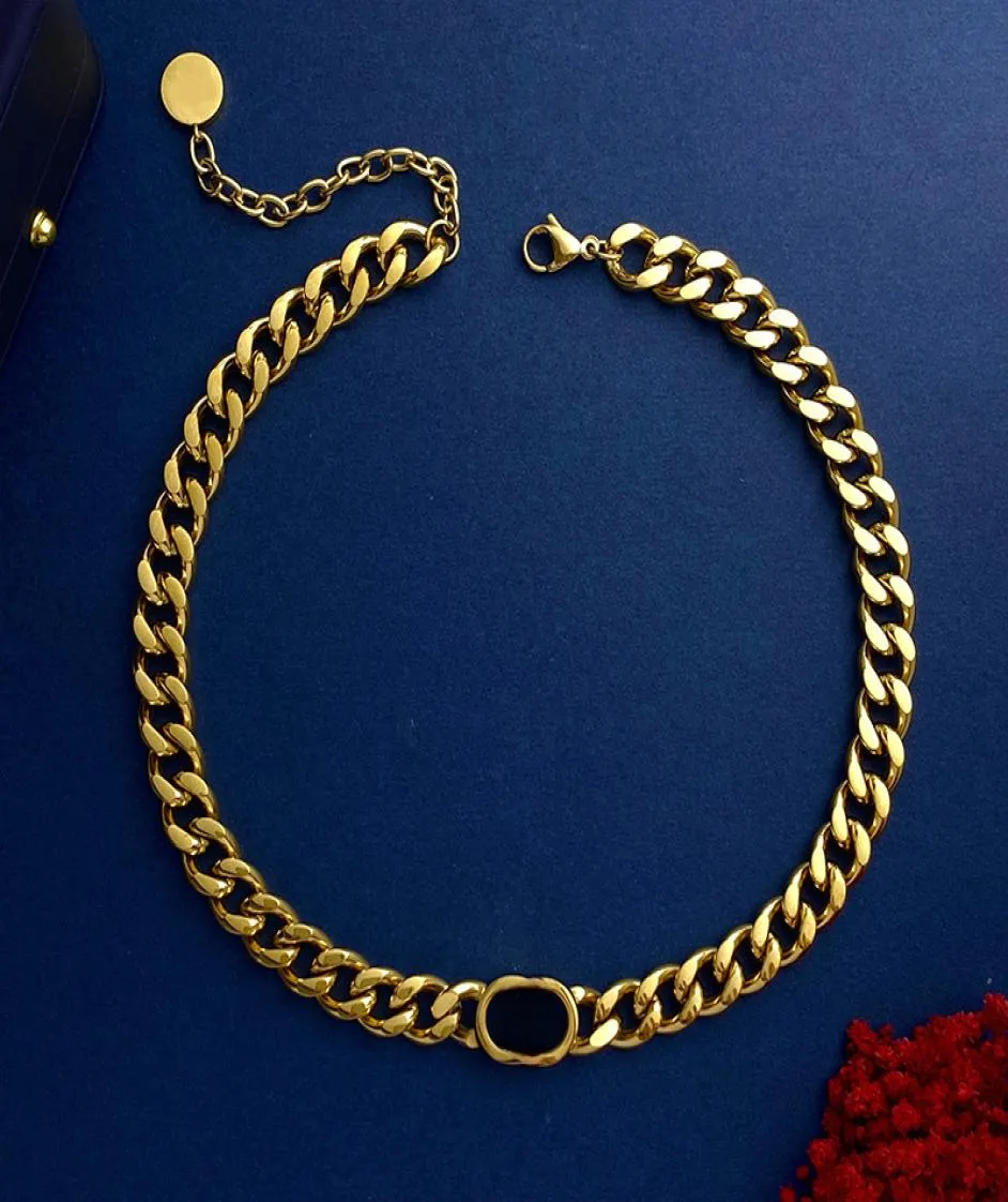 Collane a ciondolo per donne Gold maschile Clavicle Chain Letter Gioielli Coppie Ama Silver Titanium in acciaio punk Necklac9936389