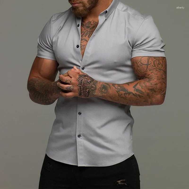 Chemises décontractées pour hommes gymnase à manches courtes à manches courte Champe hommes Couleur solide Sports Blusas Camisa Roupas masculinas Summer Style Camisas de Hombre