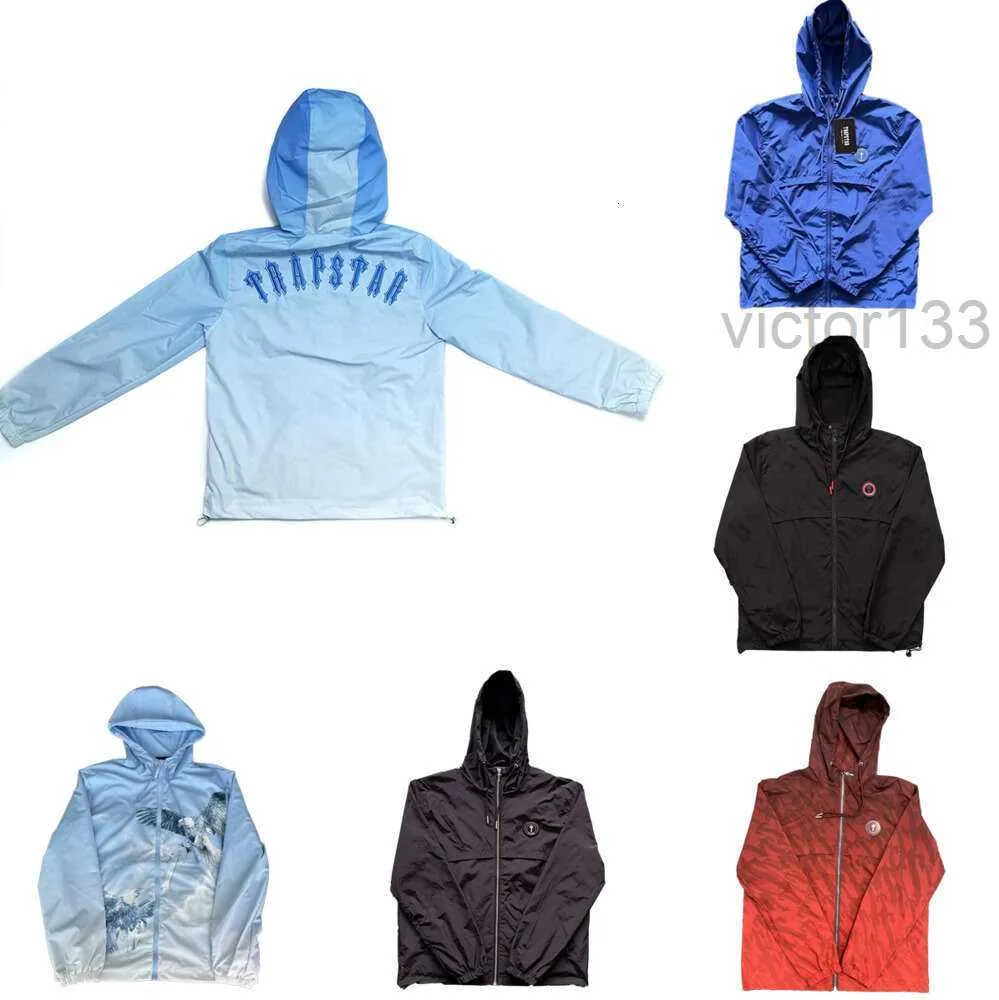 23SSS Nuovo uomo di alta qualità Trapstar Giacca Abbigliamento sportivo Irongate t Giacca a vento nera 1to1 Lettere ricamate di alta qualità Cerniera da donna Protezione solare YT 47J6