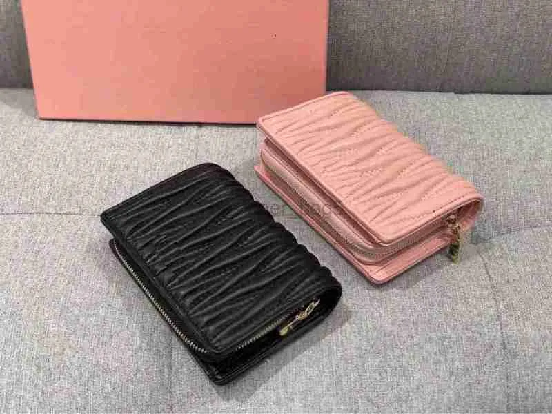 Luxury MIIUS Purse plissé plissé le volet de portefeuille en cuir en peau de mouton avec fermeture de fermeture de fermeture à fermeture éclair zippe portefeuille rose pour cartes de crédit Slots de luxe