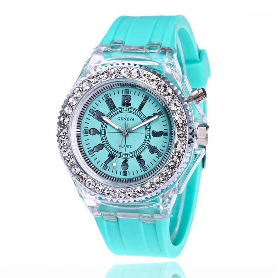 ساعة Wristwatches Fashion Flash Luminous Watch شخصية شخصية الطلاب عشاق الهلام امرأة الرجال الساعات الخفيفة معصم RELOJ HO2886