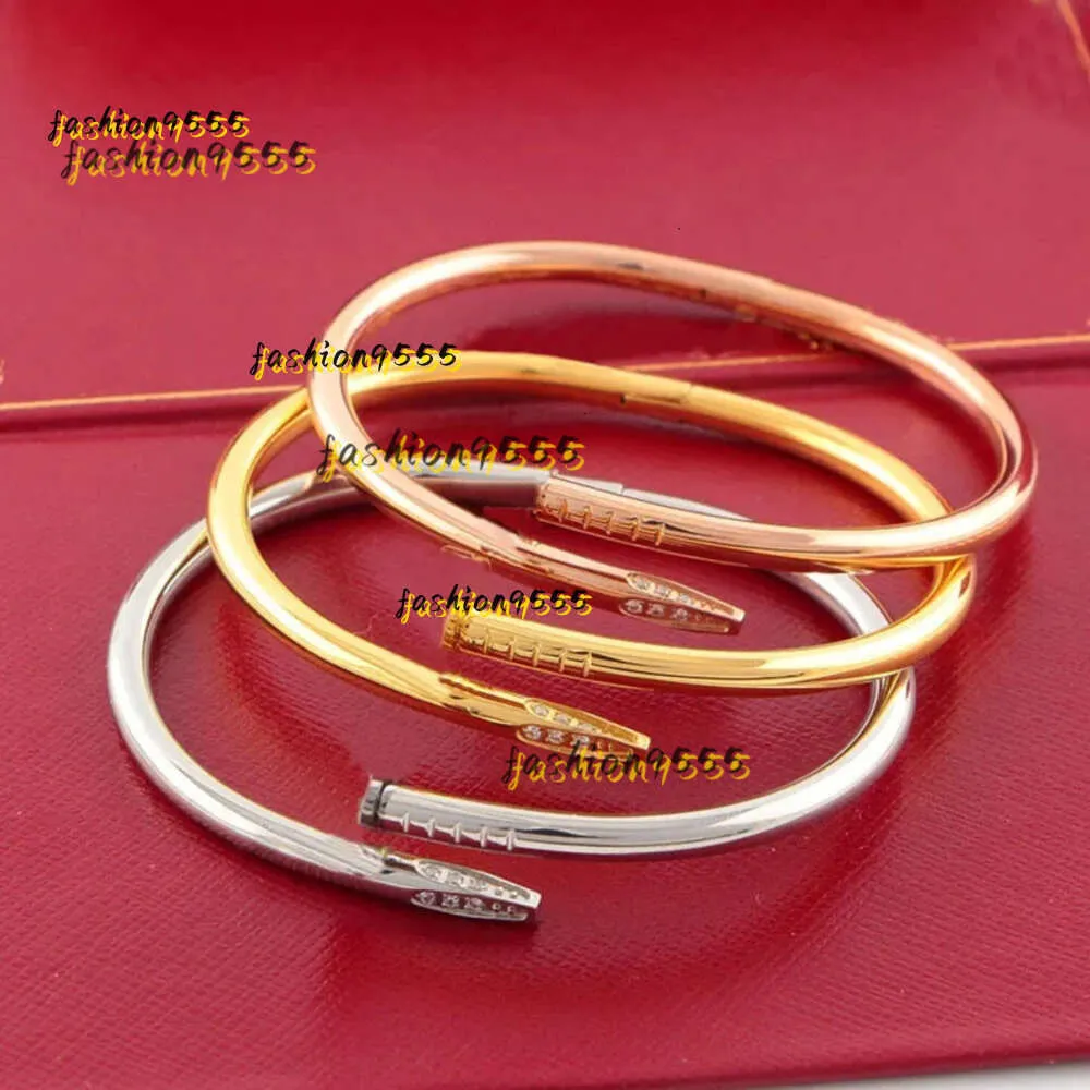 Bangle Love 2024 Bracciale per unghie Bracciale Designer Bangles Donna Uomo Bracciale in lega di acciaio inossidabile Pulsera Pulseras Placcato rosa Gioielli Bracciali con diamanti