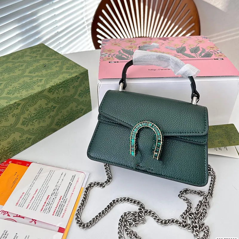 Designväska med strassspänne och äkta läder, premium minikedja, en axel crossbody handväska för kvinnor