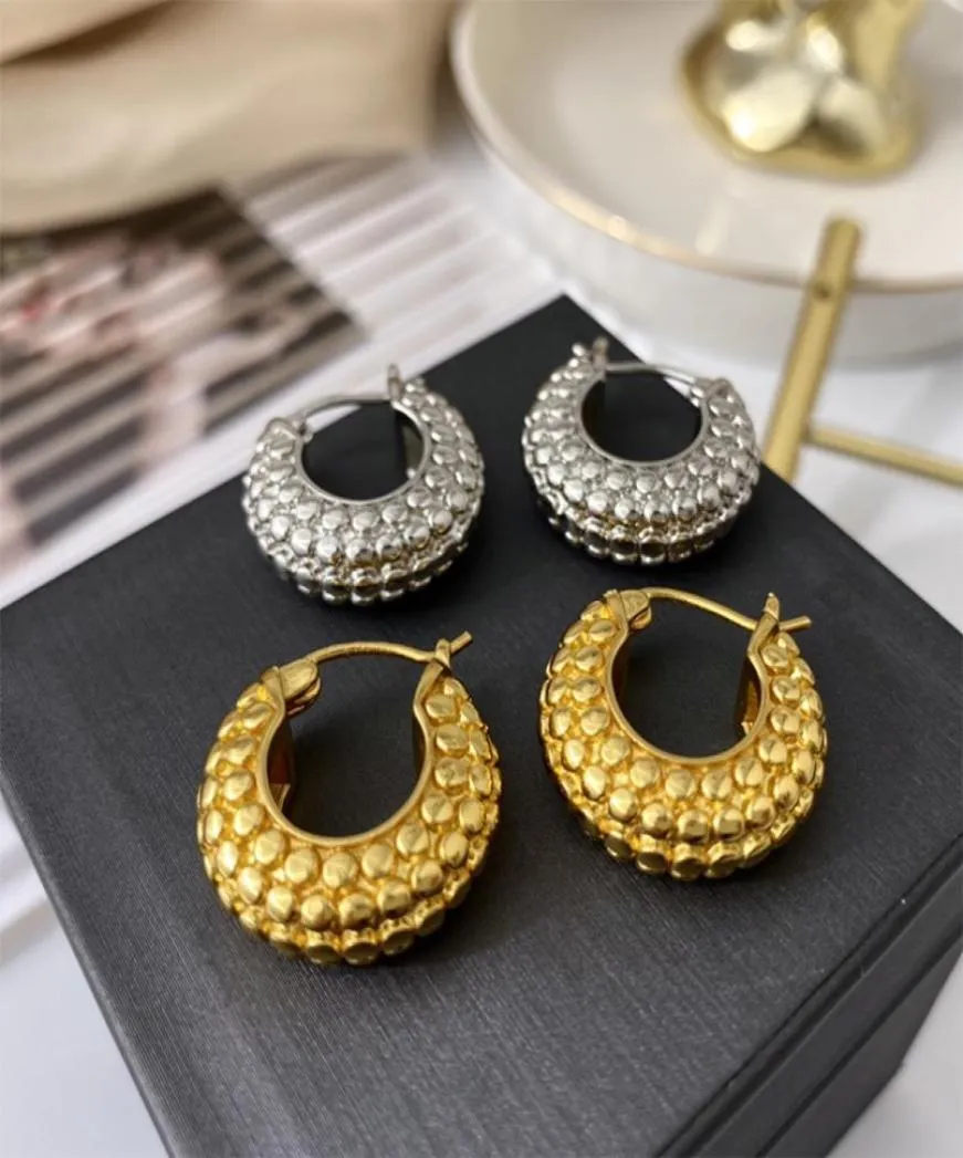 2021 Charme Boucles d'oreilles en or Design Femmes Dangle Boucles d'oreilles pour filles Designer Bijoux de mode Bonnes boucles d'oreilles Texture circulaire Personal2903484