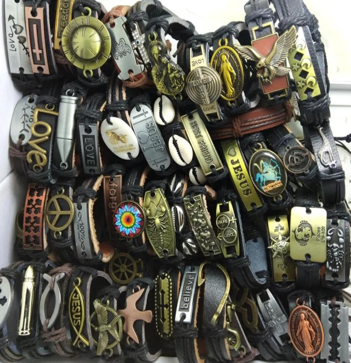 50pcs Erkek Kadınlar Üstteki Üst Çeşitli Deri Alaşım Bronz Bileklik Bileklikler Bangles manşet Punk Serin Takı Partisi Hediye Bütün Bilek B8578947