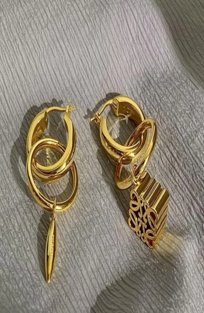 Neue Mode Anagramm Anhänger Halskette asymmetrische Frauen Retro Ohrringe Messing 18K vergoldet Ohrstecker Creolen Damen Brosche Designer Je5182585