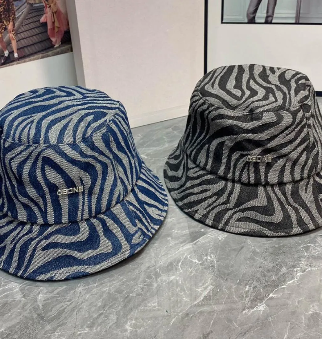 Stylish Street Bucket Hat Designer Stingy Brim Hats for Men Woman Casual Caps 2 Colors6045355