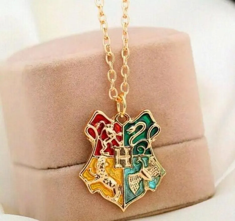 Vente en gros - Anime School Badge Film Collier Pendentif Collier Femme Ethnique Collares Mujer Anime Erkek Bayan Kolye1870736