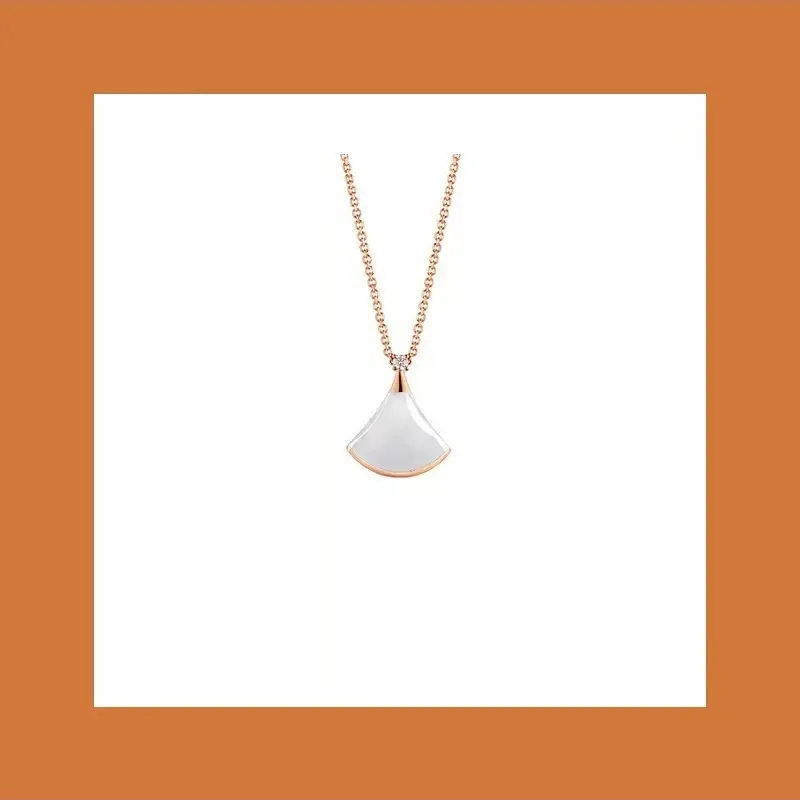 Collier petite jupe en forme d'éventail pour femme plein de diamants, argent pur, luxe léger, blanc de niche, nacre, agate rouge, chaîne de clavicule