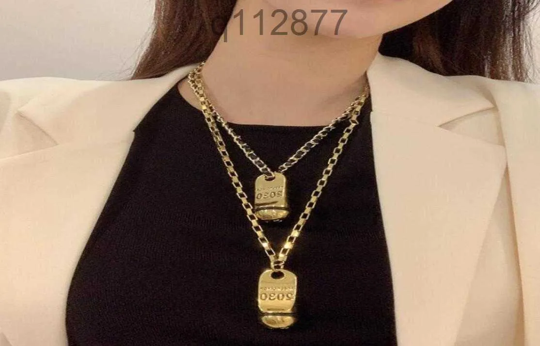 21ss luxury B letter pendant men039s and women039s necklace long sweater chain hip hop street fashion gift7487380