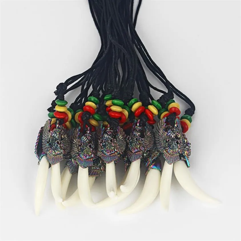 Collana con ciondolo con denti in resina bianca da 10 pezzi, cordoncino in cotone cerato con aquila e perline in legno Rasta, collana271E