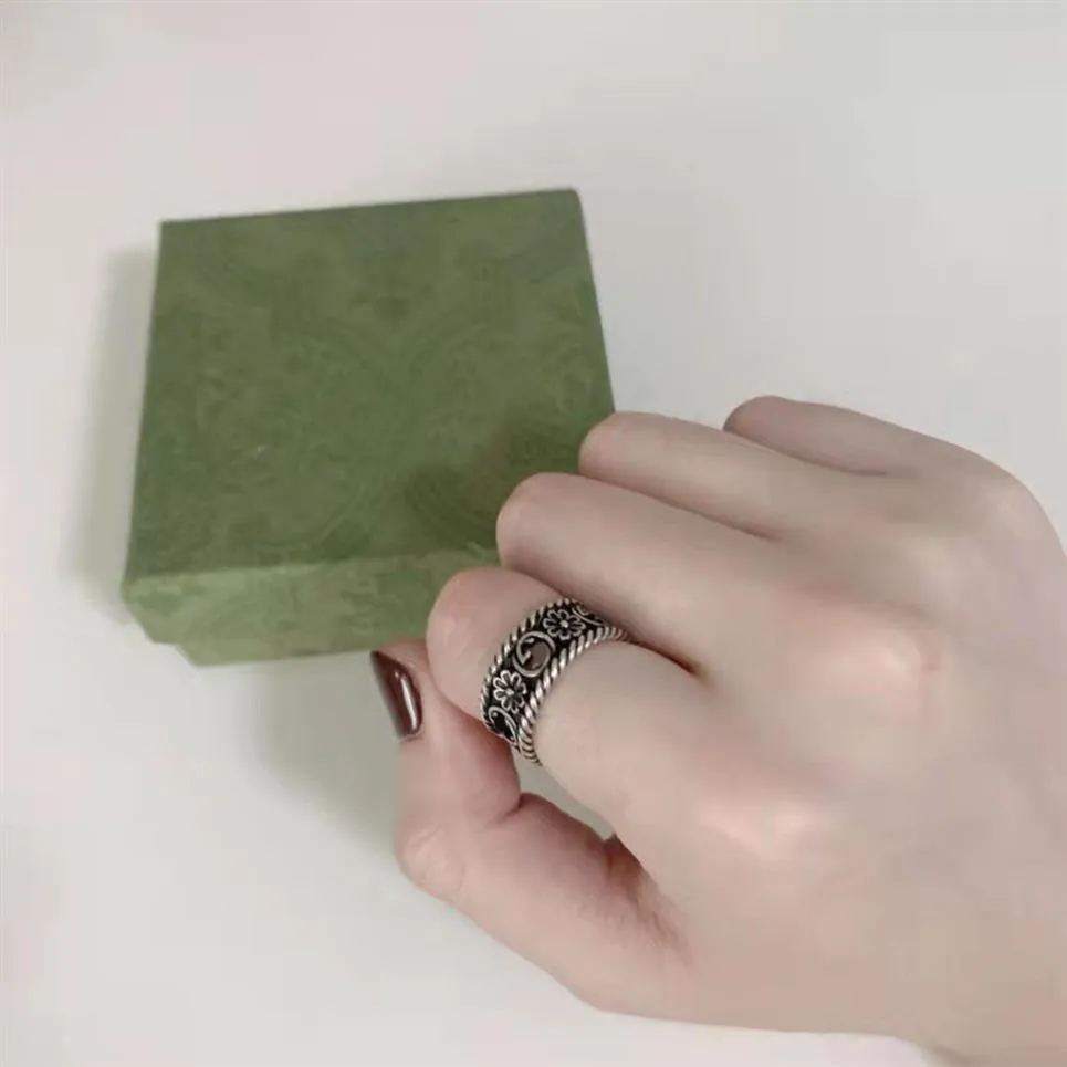 Moda fiore lettera incisione anello retrò unisex materiale in ottone di alta qualità con box233v