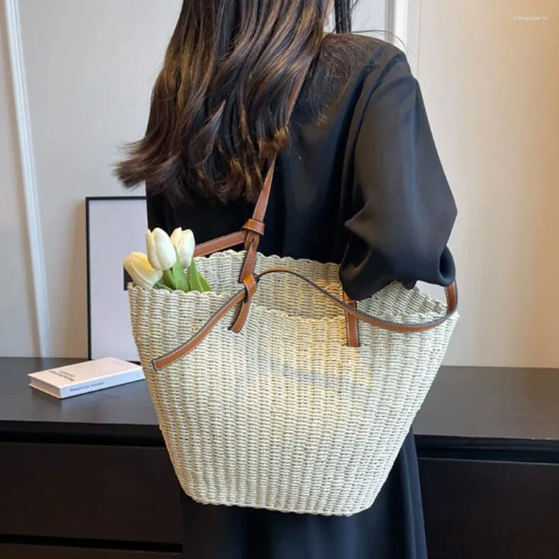 Kvällspåsar 2023 Summer Hand Woven Straw Underarm Bag Rattan Weaving Beach Tote Women Fashion Stick Axla Stora handväskor