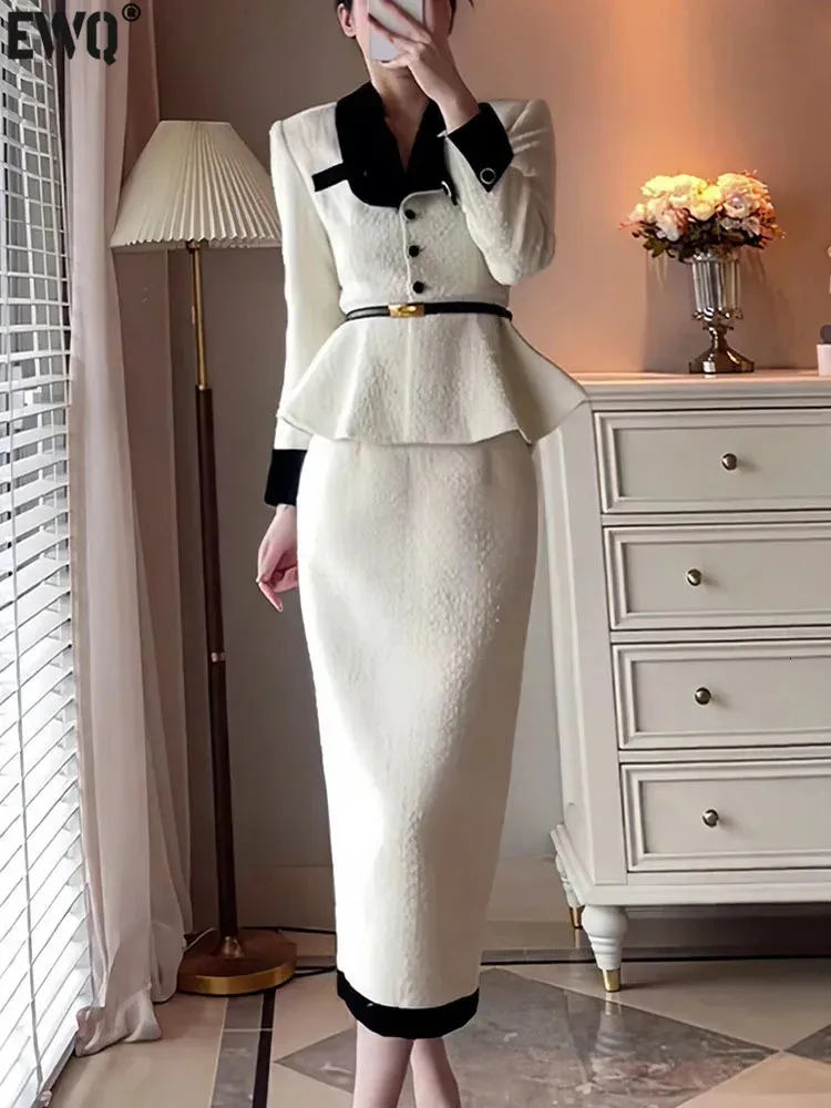 EWQ Элегантный белый однобортный однобортный ремень с контрастными лацканами и длинными рукавами, женское пальто с рюшами, юбка, комплект из двух предметов 16U6144 231226