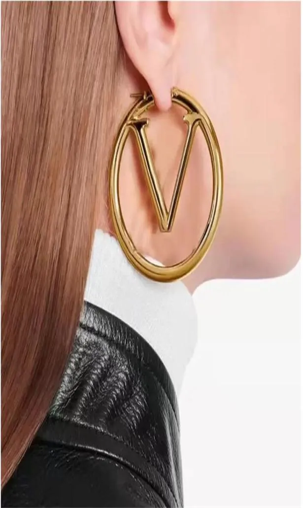 2022 Luxury Big Gold Hoop örhängen för Lady Women Orrous Girls Ear Studs Set Designer Jewelry Earring Valentine039S Day Gift En9137981