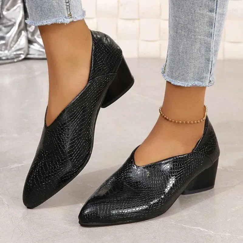 Dress Shoes Large Size Soft Leather Shallow Mouth Pointed Thick Heel Women 2023 Spring Autumn Snake Scale Pattern High Heels