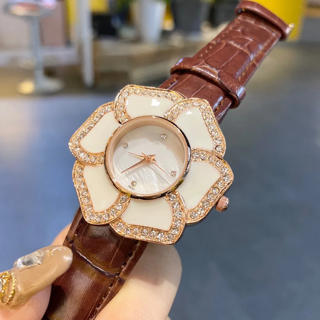 Dames designer polshorloges Bloem diamanten wijzerplaat Quartz uurwerk Riemhorloge voor Kerstmis Jubileumcadeau Bruiloftsfeest