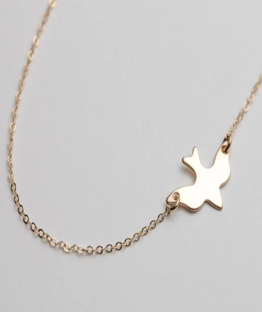 5st Gold Silver Tiny Soar Flying Bird Necklace Peace Dove Halsband Little Llow Baby Bird Halsband Abstrakt halsband5487766