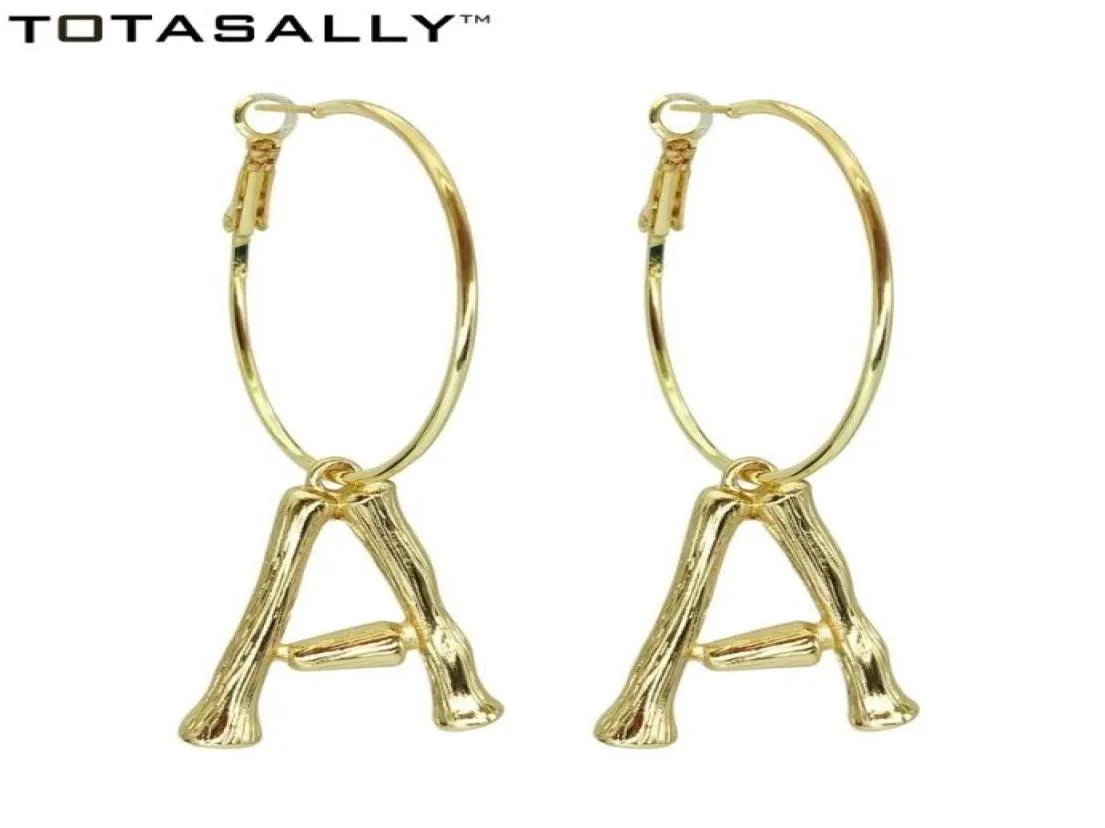 Hoop Huggie Totasally Fashion Golden Alloy AZ 26 Bamboo Initail Earrings Alphabet Ear Pendientes Iniciales Letter6406858