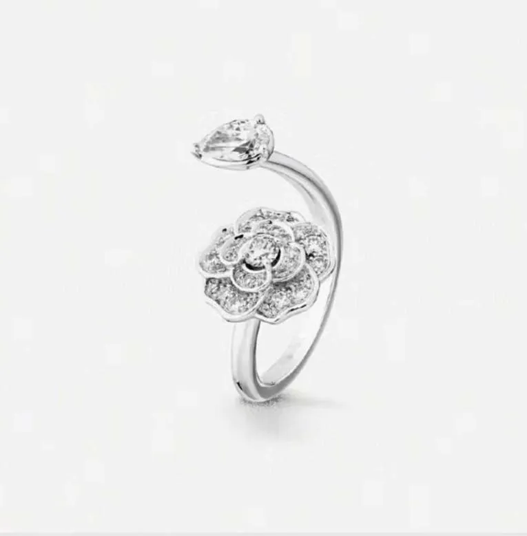 Nytt mönster Camellia Ring Women's Opening Beauul och Gorgeous S925 Sterling Silver Shine Platinum Plating Delicate Luxurious1695362