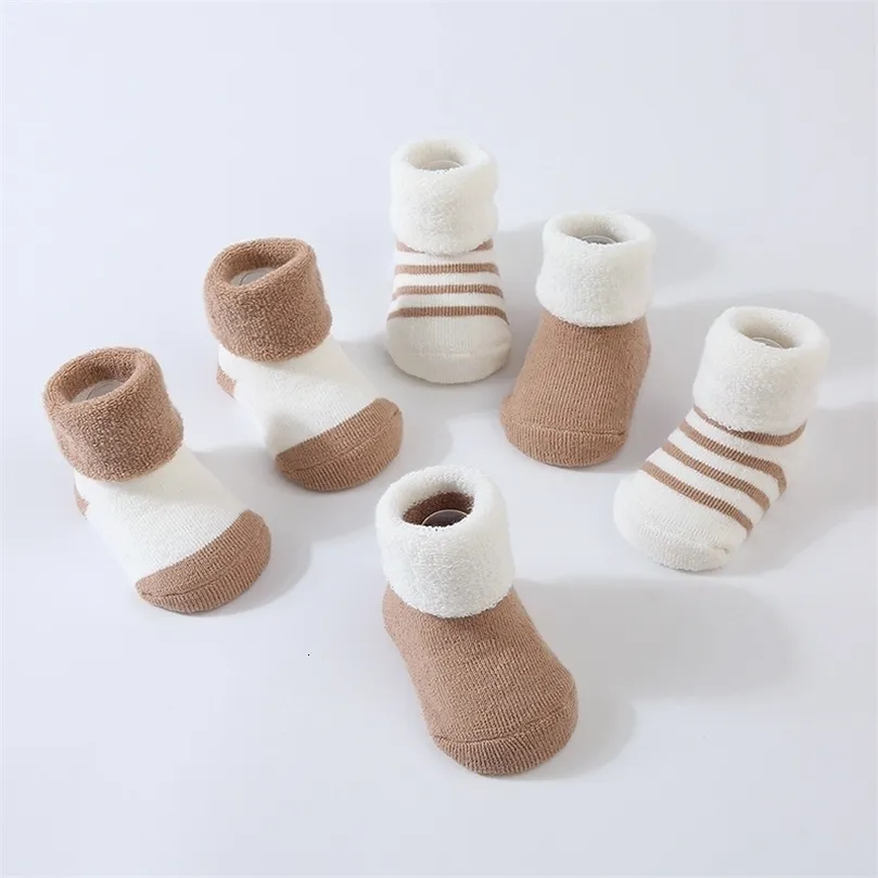 3 pary/Set Sock Baby Gtraten ciepłe bawełniane skarpetki Born Dopasowanie kolorów podłogowych Buty dla niemowlęcia dla dzieci przeciwpoślizgowych 231225