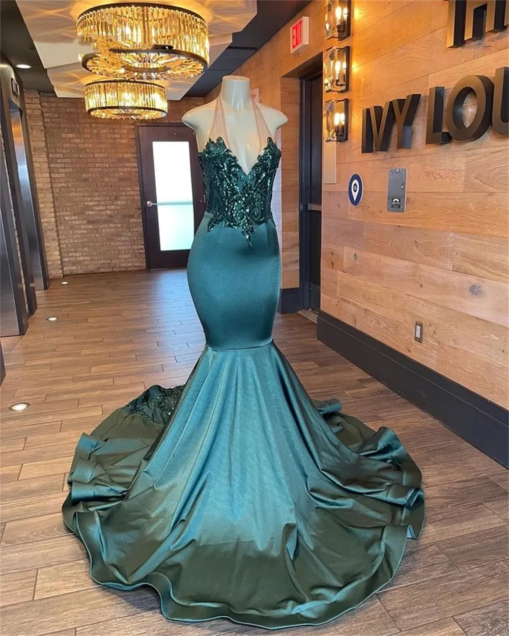 African Dark Green Halter Mermaid Prom Dresses for Black Girls 2024 Elegant Plus Size Birthday Party Sequined Lace Appliques Formella klänningar 322