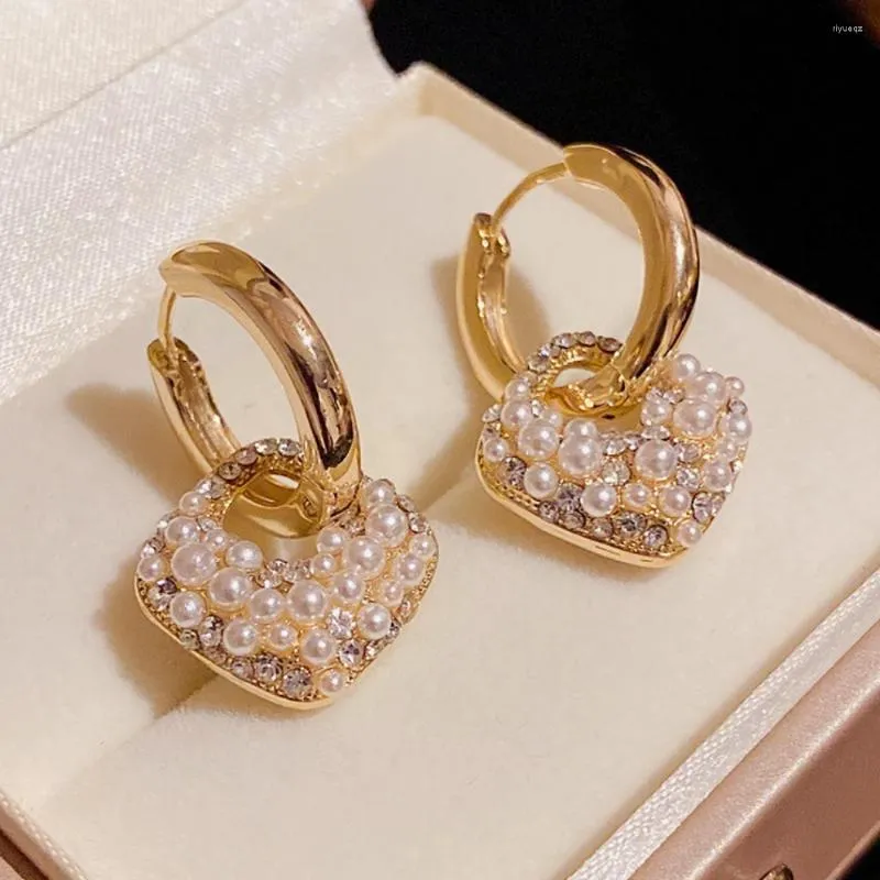 Dangle Earrings CZ gesimuleerde parel vergulde gouden oorgespen Twee toepassingen Hoop Charm Esthetische luxe designer sieraden