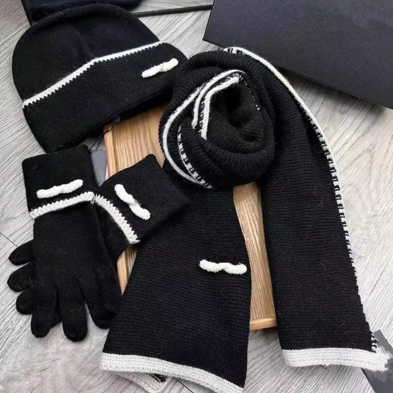 NIEUWE Beanie Skull Caps Sjaal Hoed Handschoensets Hoedensjaal inter mode en warmte, designer sjaals gratis sjaal Heren Damesmode Wol Winter 3-delige hoed