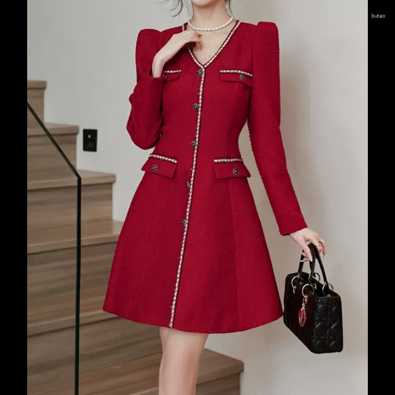 Casual Dresses Women Red Christmas Party Dress 2023 V-neck French Elegant Show Thin Wedding Small Fragrance Female Short Autumn