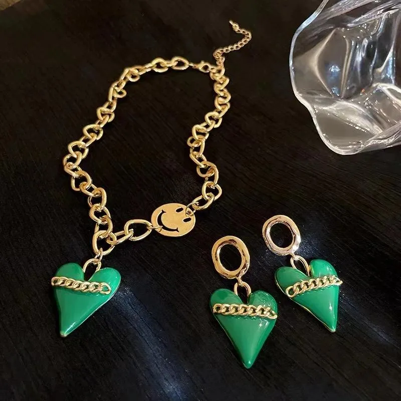 Комплект ожерелья и серег, модный тренд для женщин, классический уникальный дизайн в форме сердца, капельная глазурь, металлический материал, зеленый ювелирный подарок, подарок