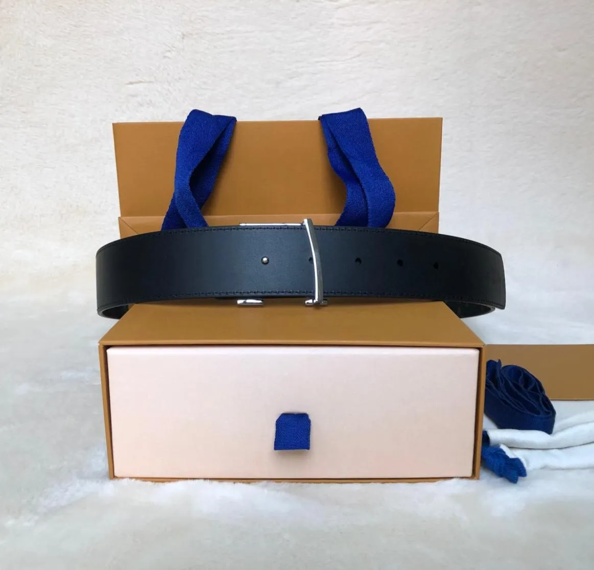 Cintura classica da uomo in vera pelle marrone nera con lettera fiore di alta qualità cintura reversibile con scatola da uomo designer bel1801324