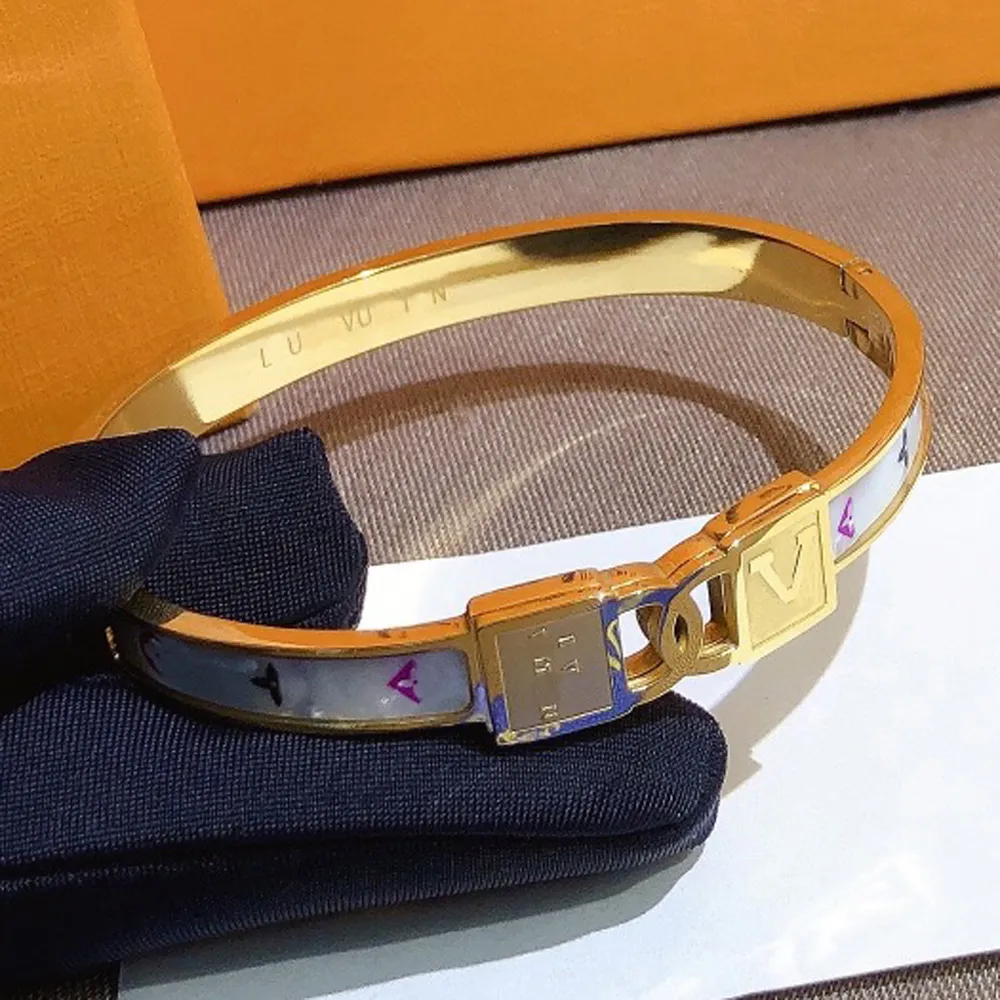 Bracelets de créateur de femmes Fashion Bracelets de marque de marque de fleur Bracelet Crystal Bangles Gold plaqué Sier en acier inoxydable Bijoux de bracelet