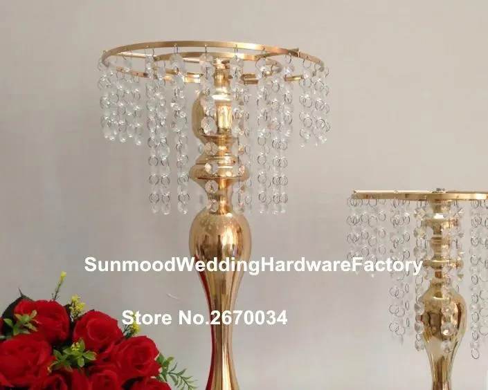 Dekoration mit Blumenschale, Kristallkandelaber, hoher Hochzeitskandelaber als Herzstück