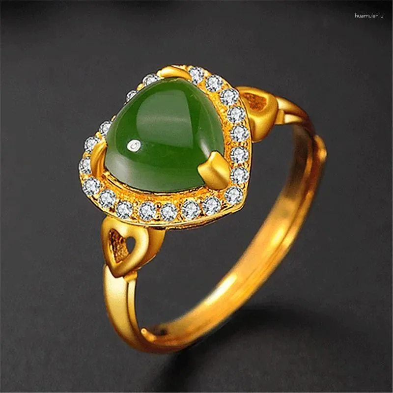 Clusterringen Natuurlijke Groene Handgesneden Hartvormige Jade Ring Mode Boutique Sieraden Heren en Dames Chalcedoon Opening Verstelbaar