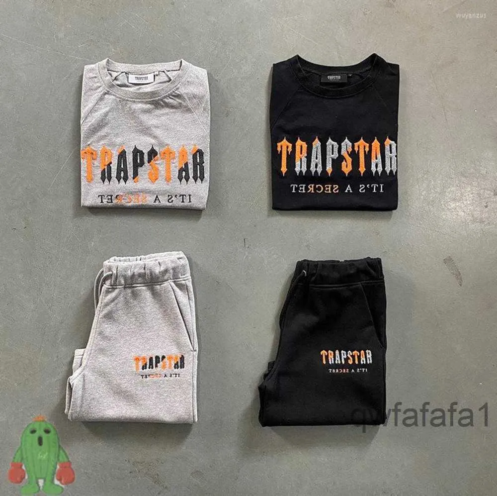 Homens camisetas Homens Mulheres Trapstar Camisetas Roupa de Verão Laranja Cinza Toalha Bordado Manga Curta Casal Top Tee Set Motion Current 2023 C45X